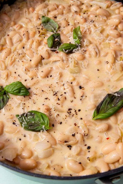 Creamy White Beans with Parmesan (Cannellini Beans) – Beat The Budget Canneli Bean Recipes, Cannellini Bean Recipes, Macaroni Dishes, Pearl Couscous Recipes, Beans Recipe Healthy, Canellini Beans, Recipes Using Beans, Cucumber Sandwiches Recipes, Creamy White Beans