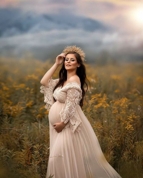 Mystical Maternity Shoot, Fairy Garden Maternity Shoot, Maternity Portraits Outdoor, Fantasy Maternity Shoot, Princess Maternity Shoot, Maternity Shoot Inspiration, Ethereal Maternity Shoot, Maternity Picnic, Fall Pregnancy Photoshoot