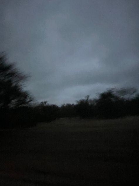 Dark Sky Pics, Night Asthetics Photos, Asthetics Photos, Tiktok Photos, Nature Pics, Night Scenery, Dark Skies, Night Aesthetic, Sky Aesthetic