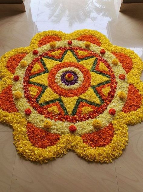 Small Pookalam Design Onam Easy, Easy Rangoli Designs With Flowers, Onam Pookalam Design Drawing Ideas, Rangoli Designs Flower Diwali, Athapookalam Designs Simple, Pookolam Design Onam, Floral Rangoli Designs Diwali, Onam Pookalam Design Simple, Easy Flower Rangoli Designs