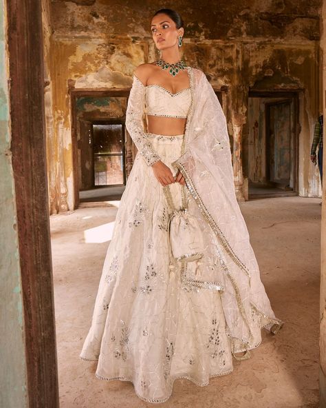 Buy Weddimng Lehenga in Delhi Off Shoulder Blouse Lehenga Full Sleeve, Off Shoulder Kurta Design, Off Shoulder Full Sleeve Blouse, Lehenga Blouse Designs Full Sleeves, Off Shoulder Lehenga Blouse, Long Sleeve Lehenga, Blouse Designs Full Sleeves, Off Shoulder Blouse Lehenga, Wedding Lehangas