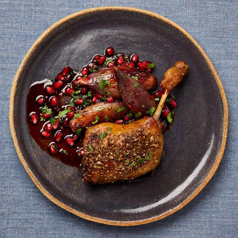 Yotam Ottolenghi’s confit duck legs with shallots and pomegranate. Wedding Foods Main Course, Rococo Food, Main Course Fine Dining, Valentines Day Menu Ideas, Fine Dining Recipes Main Courses, Roasted Kohlrabi, Confit Duck Leg, Confit Duck, Pomegranate Sauce