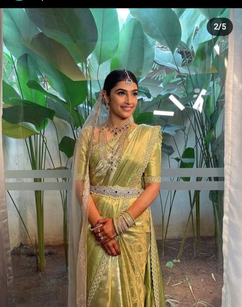 South Indian Wedding Color Palette, Engagement Green Saree, Pista Green Pattu Saree, Pastel Green Saree Contrast Blouse, Pelli Pattu Sarees, Green Saree Bride, Green Saree For Wedding, Pastel Green Silk Saree, Green Bridal Saree