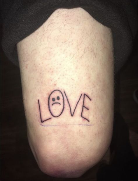 #lilpeep #tattoo #tattoosformen #tattooideas #tattoodesign Lil Peep Love Tat, Tattoo Ideas Tumblr, Peep Tattoo, Piercing Men, Face Tats, Basic Tattoos, Rose Hand Tattoo, Grunge Tattoo, Men Face