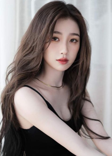 Esther Yu, Haircuts Straight Hair, Card Captor, Hair Inspiration Color, Headband Hairstyles, Ulzzang Girl, Face And Body, Beauty Women, Straight Hairstyles