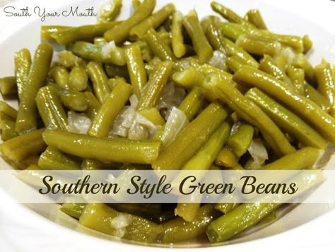 Green Beans- maybe this is how Cracker Barrel makes them? Southern Style Green Beans, South Your Mouth, Green Bean Recipes, Southern Food, Southern Cooking, Slow Cooked, Vegetable Sides, Side Recipes, Veggie Sides