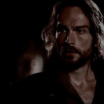 Red Hair Man, Lucien Grimaud, Sleepy Hollow Tv Series, King Gif, Blonde Natural Hair, Red Hair Men, Tom Mison, Photo Prompts, Throne Of Glass Series