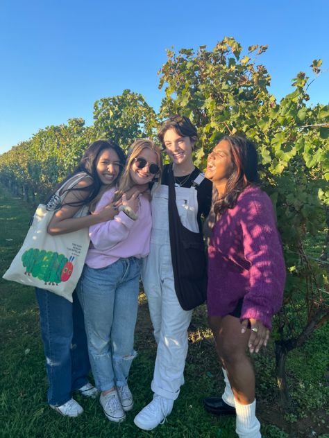 Besties Poses, Friends Group Photo, Apple Picking Outfit, Friends Group, Apple Picking, Group Photo, Fall 2022, Group Photos, Love Pictures