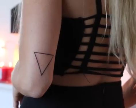 Triangle Tattoo Placement, Water Triangle Tattoo, Upside Down Triangle Tattoo, Corner Tattoo, Hozier Art, Bella Tattoo, Tattoo Triangle, Wicca Tattoo, Be Like Water