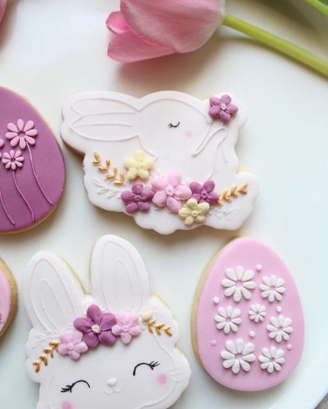 2024 Easter Trends, Easter Fondant Cookies, Easter Hosting, Royal Cookies, Easter Party Food, Lime Desserts, Easter Egg Cookies, Easter Bunny Cookies, Royal Iced Cookies