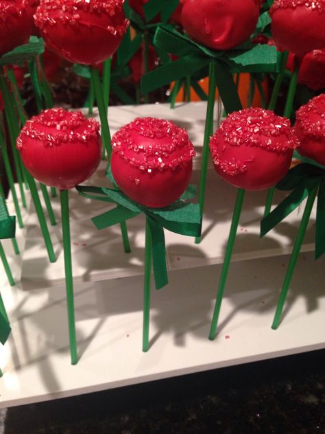 Rose cake pops. Kentucky Derby Party Derby Party Desserts, Kentucky Derby Cake Pops, Derby Themed Wedding, Derby Day Desserts, Run For The Roses Party, Derby Party Backdrop, Derby Dessert Ideas, Kentucky Derby Dessert Ideas, Kentucky Derby Wedding Shower Ideas