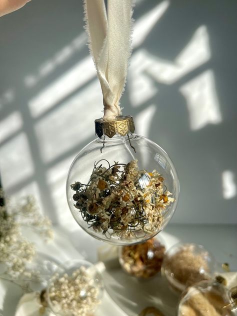 Beautiful handmade dried flower ornament...so pretty on your Christmas tree! Dried Flower Ornaments, Boho Christmas, Flower Ornaments, Dried Flower, So Pretty, Dried Flowers, Christmas Tree, Flowers, Christmas