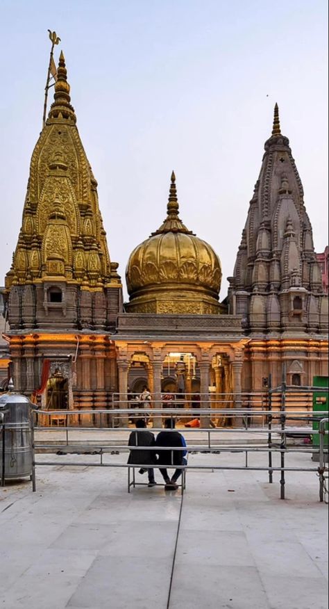 Kashi Vishwanath Jyotirling, Kashi Vishwanath Temple Varanasi, Varanasi Temple, Varanasi Photography, Kashi Vishwanath Temple, Kashi Vishwanath, Old Temple, Beautiful Art Pictures, Tourist Places