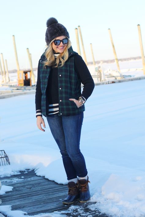 Winter Weekend Escape: Newport, Rhode Island | @bowsandsequins Cute Duck Boot Outfits, Duck Boot Outfit Ideas, Duck Boot Outfits, How To Wear Duck Boots, Styling Duck Boots, Duck Boot Outfit, Boot Outfit Ideas, Duck Boots Outfit, Cold Fashion