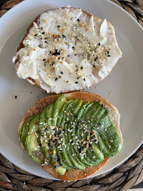 Avocado Bagel, Cream Cheese Bagel, Cheese Bagels, Breakfast Bagel, Dream Farm, Au Pair, Everything Bagel, Future Lifestyle, I Want To Eat