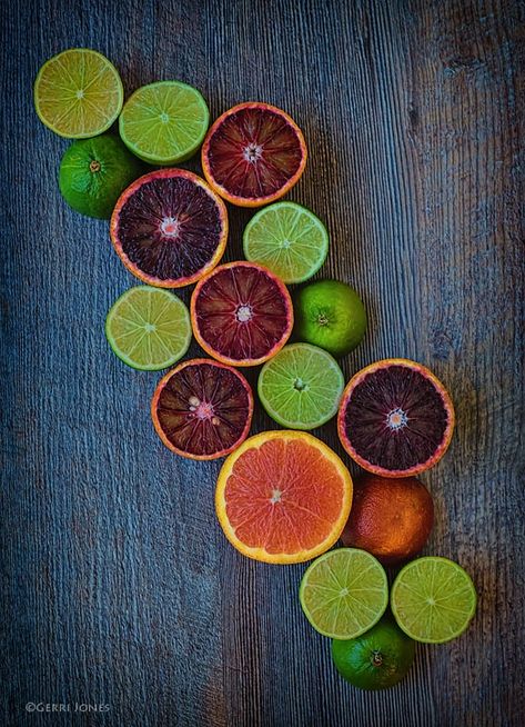 Circles of Citrus Circular Photography, Shape And Form, Creative Photos, Circle Shape, Photography Ideas, Geometric Shapes, Photo Inspiration, Still Life, Circles