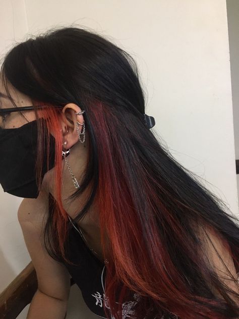 Under Dyed Hair, Halo Hair Color, Red Halo Hair, Hair Color With Bangs, Red Hair Streaks, Black And Red Hair, Under Hair Color, Filmy Vintage, Hair Color Underneath