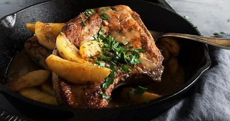 Cast Iron Pork Chops, Sauteed Apples, Pork Chops Bone In, Autumn Cooking, Pork Chops With Apples, Oven Pork Chops, Perfect Pork Chops, Pork Meals, Pan Gravy