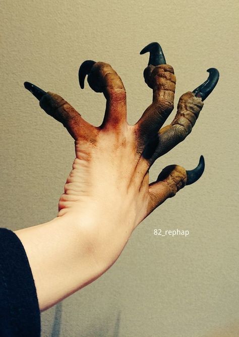 Hand Reference Monster, Body Horror Animals, Drawing Pose Photo, Animal Body Horror, Creepy Hand Reference, Monster Hand Reference, Fantasy Reference Photos, Two Hands Reference, Chimera Aesthetic