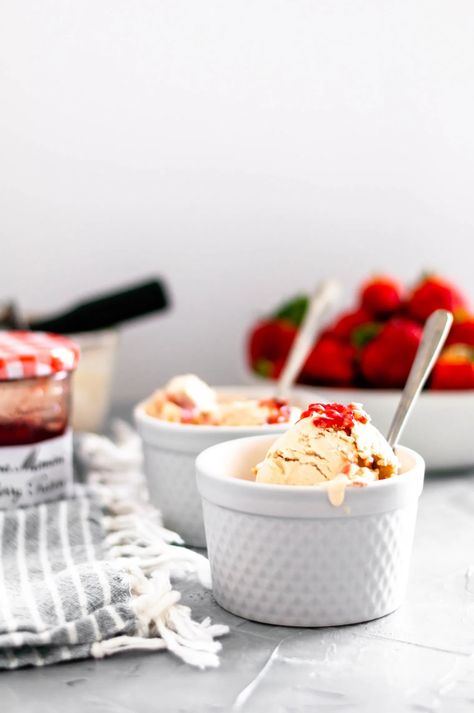 Peanut Butter and Jelly Ice Cream - Meg's Everyday Indulgence Jelly Ice Cream, Butter Ice Cream, Ice Lollies, Vanilla Ice Cream Recipe, Ice Cream Maker Recipes, Peanut Butter Ice Cream, Peanut Butter Sandwich, Boozy Desserts, Keto Ice Cream