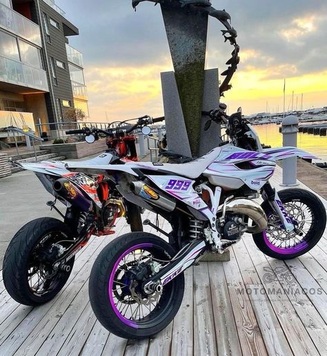 Supermoto 125, Ktm Supermoto, Dirt Bike Gear, Motocross Love, Bling Ideas, Cool Dirt Bikes, Boy Birthday Decorations, Image Moto, Biker Photoshoot