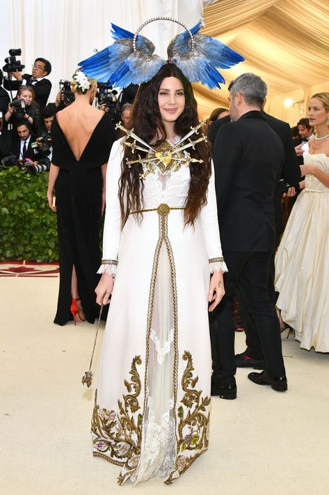 Holy Chic! The Most Divine Looks From The Met Gala Red Carpet #refinery29 https://www.refinery29.com/2018/05/198434/met-gala-best-dressed-2018-red-carpet#slide-26 Best Met Gala Looks, Gucci Gown, Met Gala Outfits, Met Gala Dresses, Gala Outfit, Gala Fashion, Met Gala Red Carpet, Kate Bosworth, Sienna Miller