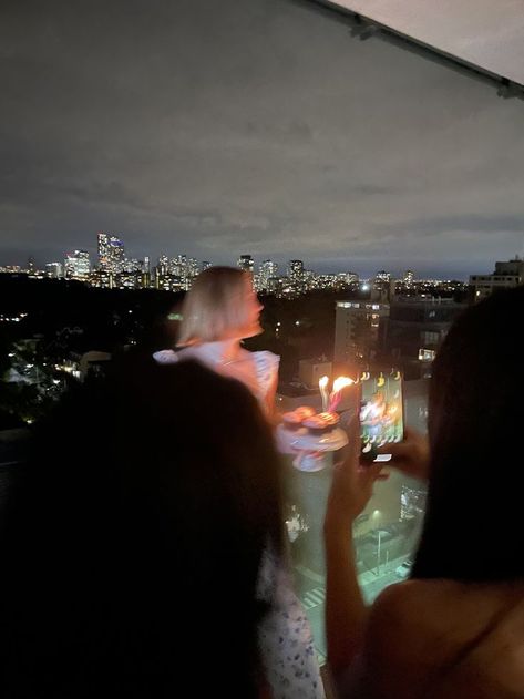 22nd birthday in Toronto #toronto #birthdayaesthetic #aesthetic #candles #nyc #nightlife #night #city Birthday Ideas Nyc, Nyc Nightlife, Water Under The Bridge, Nyc Night, Creative Birthday Cakes, Aesthetic Candles, 22nd Birthday, Night City, 18th Birthday