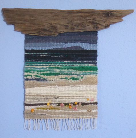 Beach Weaving, Tapestry Loom Weaving, Art Yarn Weaving, Small Tapestry, Tapestry Loom, Weaving Loom Diy, Weaving Wall Hanging, Weaving Loom Projects, Diy Weaving