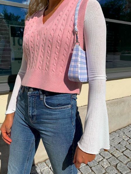 White Collared Shirt Outfit Aesthetic, Collared Shirt Outfit Aesthetic, Pink Pastel Outfit, Pink Vest Outfit, Pink Sweater Vest, Ootd Sweater, Outfit Rosa, Knitted Sweater Vest, Sweater Vest Outfit