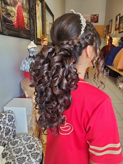 Hair Updos For Quinceanera, Charro Hairstyles, Traditional Mexican Hairstyles, Quince Makeup, Beauty And The Beast Quince, Quince Hair, Hispanic Hair, Sweet 16 Hairstyles, Mexican Hairstyles