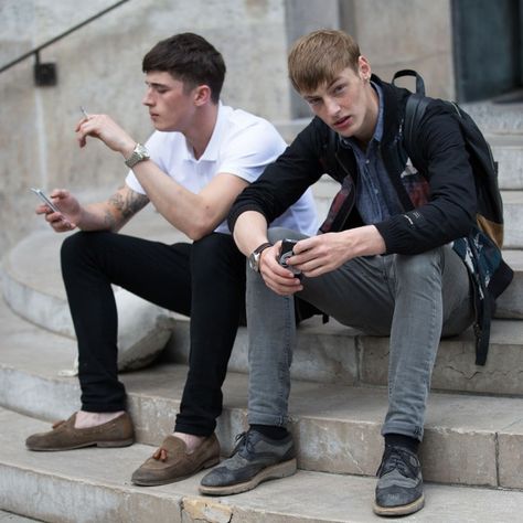 Matthew Holt and Roberto Sipos at PFW S/S 2015 by Gabby and Michelle Friend Group Reference, Male Model Street Style, Group Reference, Models Backstage, Model Street Style, Friend Group, Body Reference, Men Street, Shadow Hunters