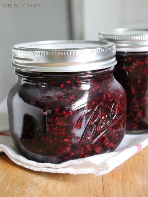 Canning Blackberries, Freeze Strawberries, Blackberry Preserves, Freezing Strawberries, Blackberry Jam Recipes, Spa Food, Blackberry Recipes, Canning Jam, Canning Food Preservation