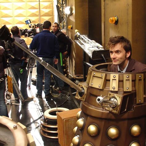 PHOTOS: David Tennant Behind The Scenes Of Doctor Who Doctor Who Behind The Scenes, Blake Steven, Doctor Who Cast, Doctor Who Memes, Doctor Who 10, David Tennant Doctor Who, Doctor Who Art, 10th Doctor, Tenth Doctor