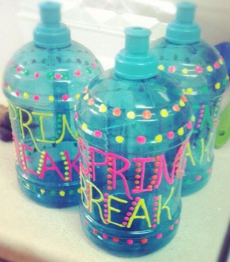 Water Bottles Diy, Spring Break Party, Water Bottle Crafts, Bottles Diy, Water Jugs, Broken Bottle, Flip Or Flop, Spring Break Trips, Cha Bar