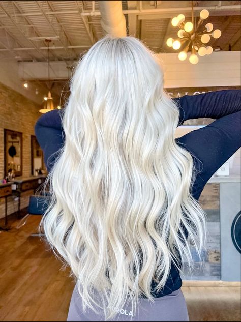 Platnium Blonde Hair, Butter Blonde Hair, Butter Blonde, Blonde Hair Goals, Ice Blonde Hair, Perfect Blonde Hair, Bright Blonde Hair, Blonde Hair Care, Platinum Blonde Hair Color