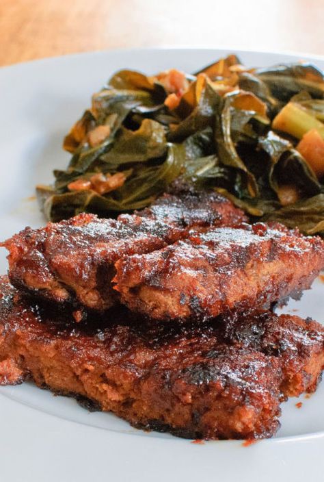 It looks like meat and tastes like meat, but it's definitely not meat. These jackfruit ribs are perfect for summer and beyond. Get the recipe from Baked In » Jackfruit Ribs, Jack Fruit, Bbq Jackfruit, Jackfruit Recipes, Vegan Barbecue, Barbecue Ribs, Vegan Bbq, Meat Alternatives, Vegan Foods