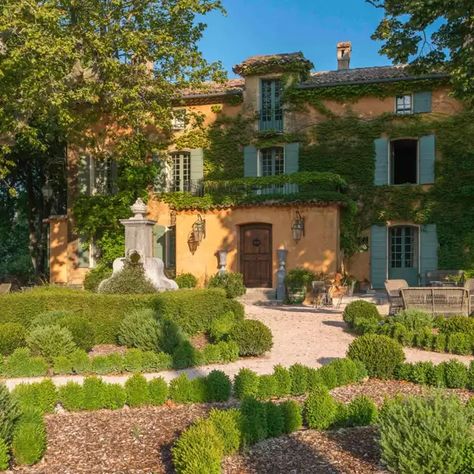 Bohemian Provencal Garden | Domaine de la Baume, South of France | House & Garden South Of France House, French Country Estate, Provence Garden, Italy House, Houses In France, European Home Decor, Provence France, Country Estate, Saint Tropez