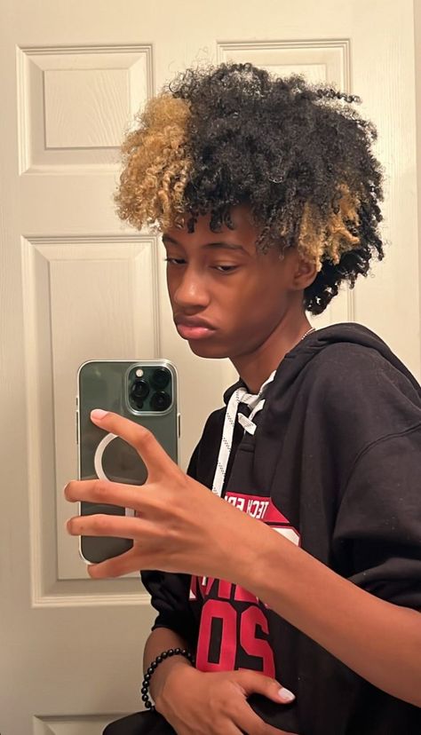 Black Men Hair Dye Ideas, Men Hair Dye Ideas, Black Men Hair Colour, Afro Hair Dye, Afro Hair Color, Ginger Hair Men, Hair Twists Black, Afro Hairstyles Men, Long Curly Haircuts