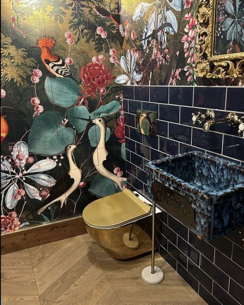 Small Bathroom Wall Decor Ideas, Small Bathroom Wall Decor, Beautiful Small Bathroom Designs, Bathroom Wall Decor Ideas, Paper Bathroom, House Bathroom Designs, Small Bathroom Design Ideas, Beautiful Small Bathrooms, Modern Small Bathroom