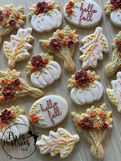 Pumpkin Cookies Decorated, Fall Decorated Cookies, Fall Pumpkin Crafts, Sugar Cookie Icing, Paint Cookies, Thanksgiving Cookies, Fall Cookies, Fancy Cookies, Creative Cookies