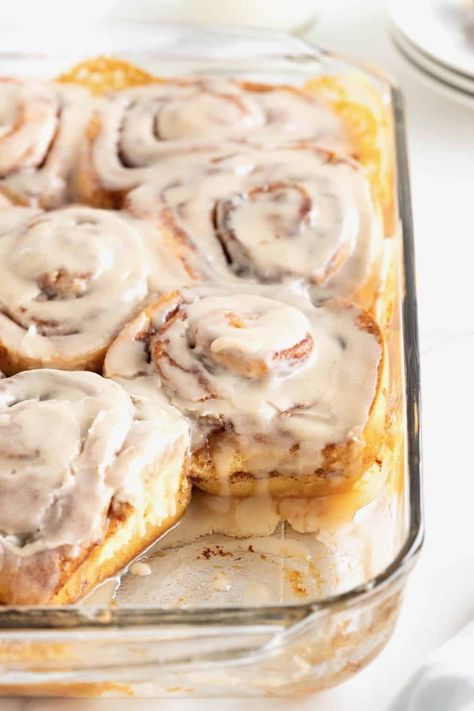 Canned Cinnamon Roll Hack - The BakerMama Cinnomon Rolls, Cinnamon Roll Hack, Pillsbury Cinnamon Roll Recipes, Cinnamon Rolls Christmas, Cinnamon Roll French Toast Bake, Biscuit Cinnamon Rolls, Mini Cinnamon Rolls, Pillsbury Cinnamon Rolls, Cinnamon Roll Icing