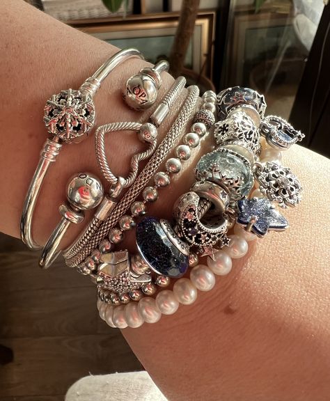 Pandora Bracelet Stacking Ideas, Pandora Bracelet Stack, Pandora Bracelet Charms Ideas, Xoxo Jewelry, Pandora Bracelet Designs, Pandora Inspiration, Pandora Bracelet Silver, Dope Jewelry Accessories, Pandora Jewelry Charms