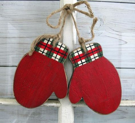 Painted Mittens, Christmas Mittens, Red Berry Wreath, Mitten Ornaments, Gnomes Crafts, Wood Christmas, Homemade Christmas Gifts, Jute Rope, Christmas Paintings