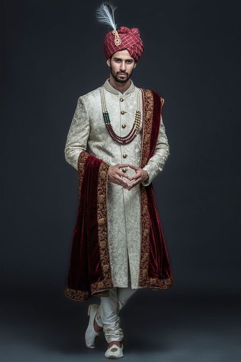 Sherwani Designs For Indian Grooms Groom Indian Wedding Outfits, Indian Groom Dress, Indian Wedding Clothes For Men, Sherwani For Men Wedding, Wedding Kurta For Men, Embroidered Sherwani, Groom Dress Men, Indian Wedding Poses, Wedding Outfits For Groom