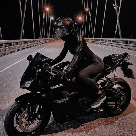 #motorbike #girl #night Black Motorcycle, Books Wattpad, Wattpad, Books, Leather, Black