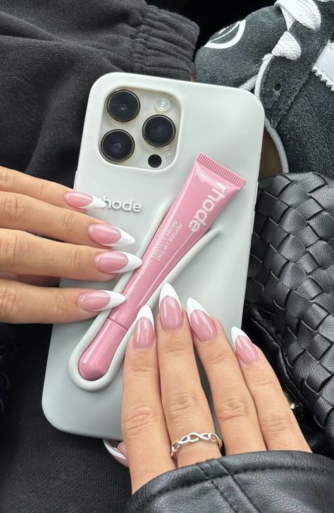 Pink And White Nails, Barbie Summer, Girly Phone Cases, Pretty Iphone Cases, Pink Vibes, Everything Pink, French Tip Nails, Cute Phone Cases, Just Girly Things