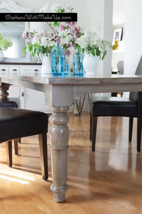 DIY Chalk Paint Furniture Ideas With Step By Step Tutorials - Rustic Dining Table Finish - How To Make Distressed Furniture for Creative Home Decor Projects on A Budget - Perfect for Vintage Kitchen, Dining Room, Bedroom, Bath http://diyjoy.com/chalk-paint-furniture-ideas Refurbished Table, Furniture Refurbishing, Dining Room Table Makeover, Rustic Dining Room Table, Kitchen Table Makeover, Grey Dining Tables, Furniture Upcycle, Pine Dining Table, Summer Diy Projects