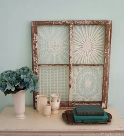 Framed Doilies, Doily Crafts, Old Window Ideas, Old Window Projects, Old Window Frames, Doily Art, Window Crafts, Doilies Crafts, Vintage Doily