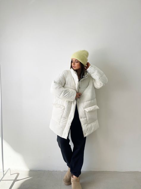 Fabric Canada, Puffer Outfit, Coat Jacket Women, Oversized Parka, Oversized Puffer Jacket, Best Winter Coats, Pretty Sweaters, Oversized Puffer, White Puffer