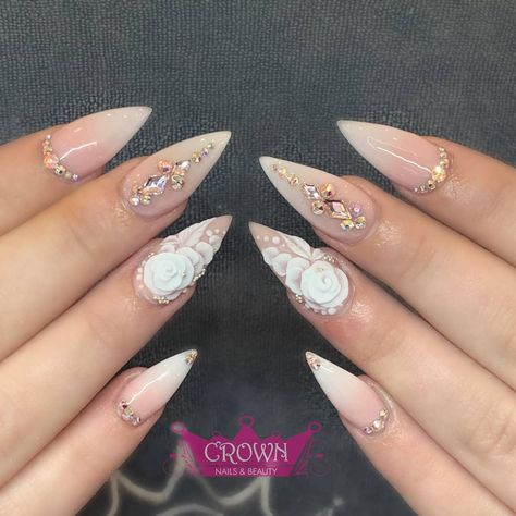 3 D Flower Nails Design, Almond Nails Short Design, Bling Almond Nails, Bridal Nail Designs, Almond Acrylic Nails Designs, Ombre Nail Art, Nail Bling, Edge Nails, Fancy Nails Designs